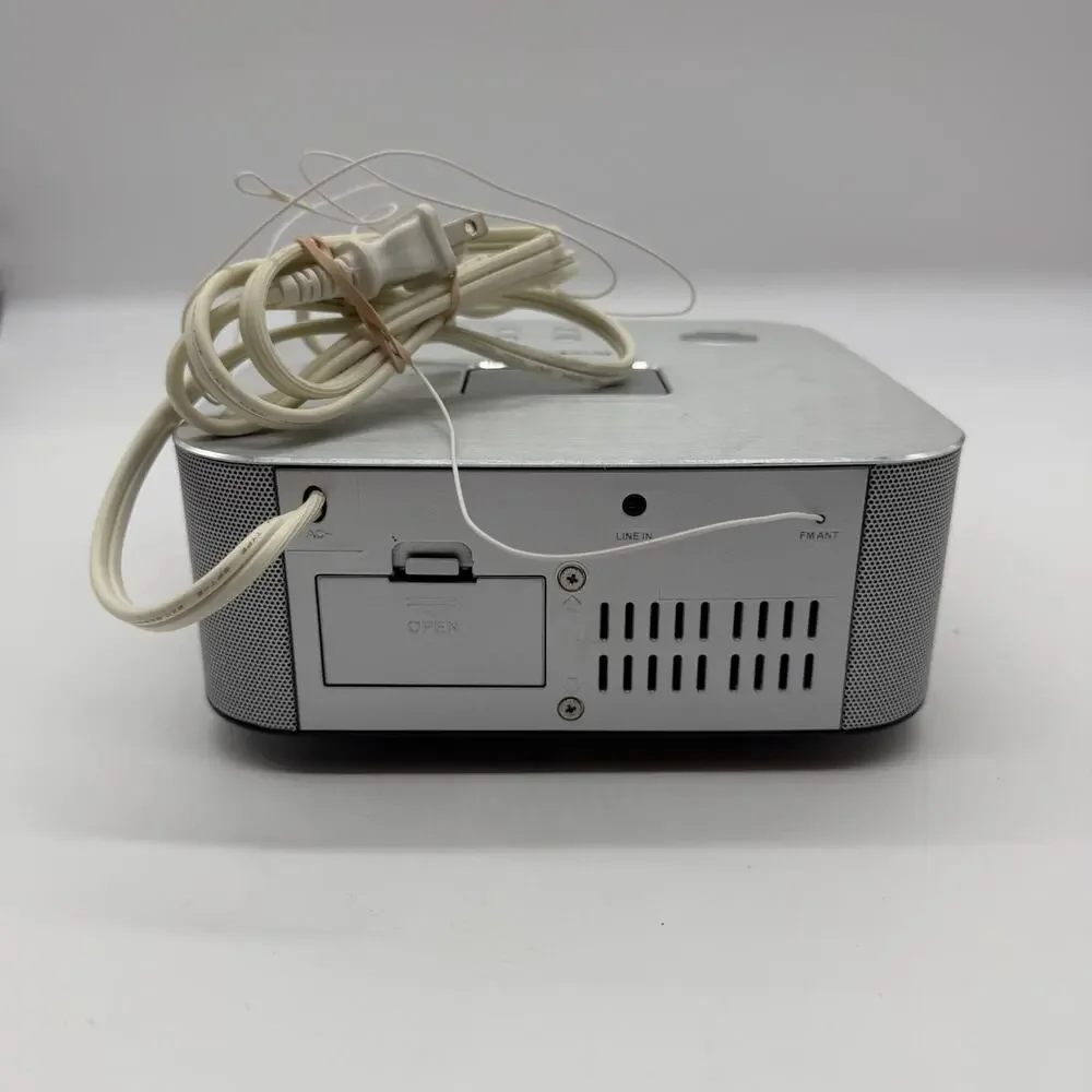 Brookstone 851551 Bluetooth Clock Radio FM Alarm Speaker Tested & Working